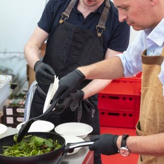 Fotogaléria Gastromenu.sk Starosta mestskej časti Bratislavy - Ružinov Martin Chren (vpravo)